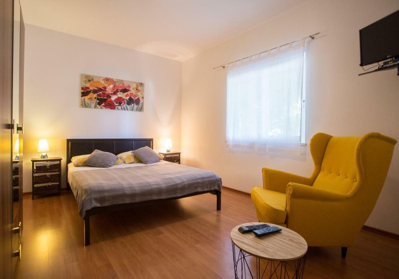 Apartments Zambarlin Komiža Extérieur photo