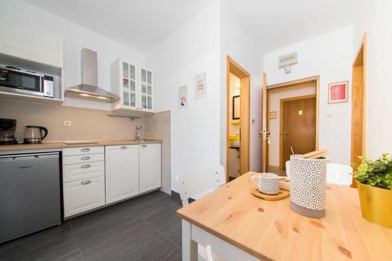 Apartments Zambarlin Komiža Extérieur photo