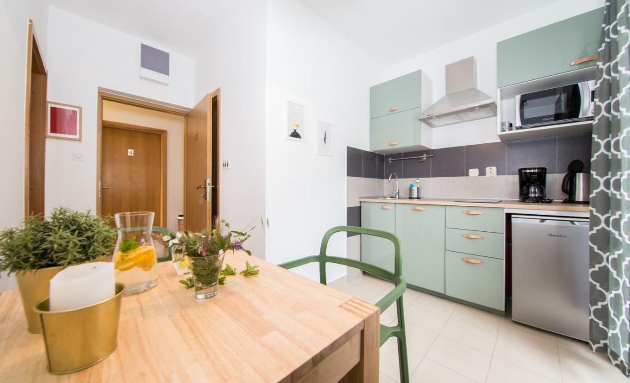 Apartments Zambarlin Komiža Extérieur photo