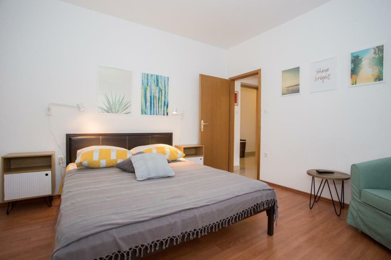 Apartments Zambarlin Komiža Extérieur photo